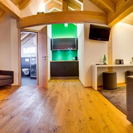 Cristal Hotel 3*